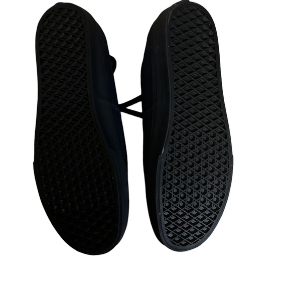 NWT Men’s Navy Vans size 12 - Picture 2 of 3